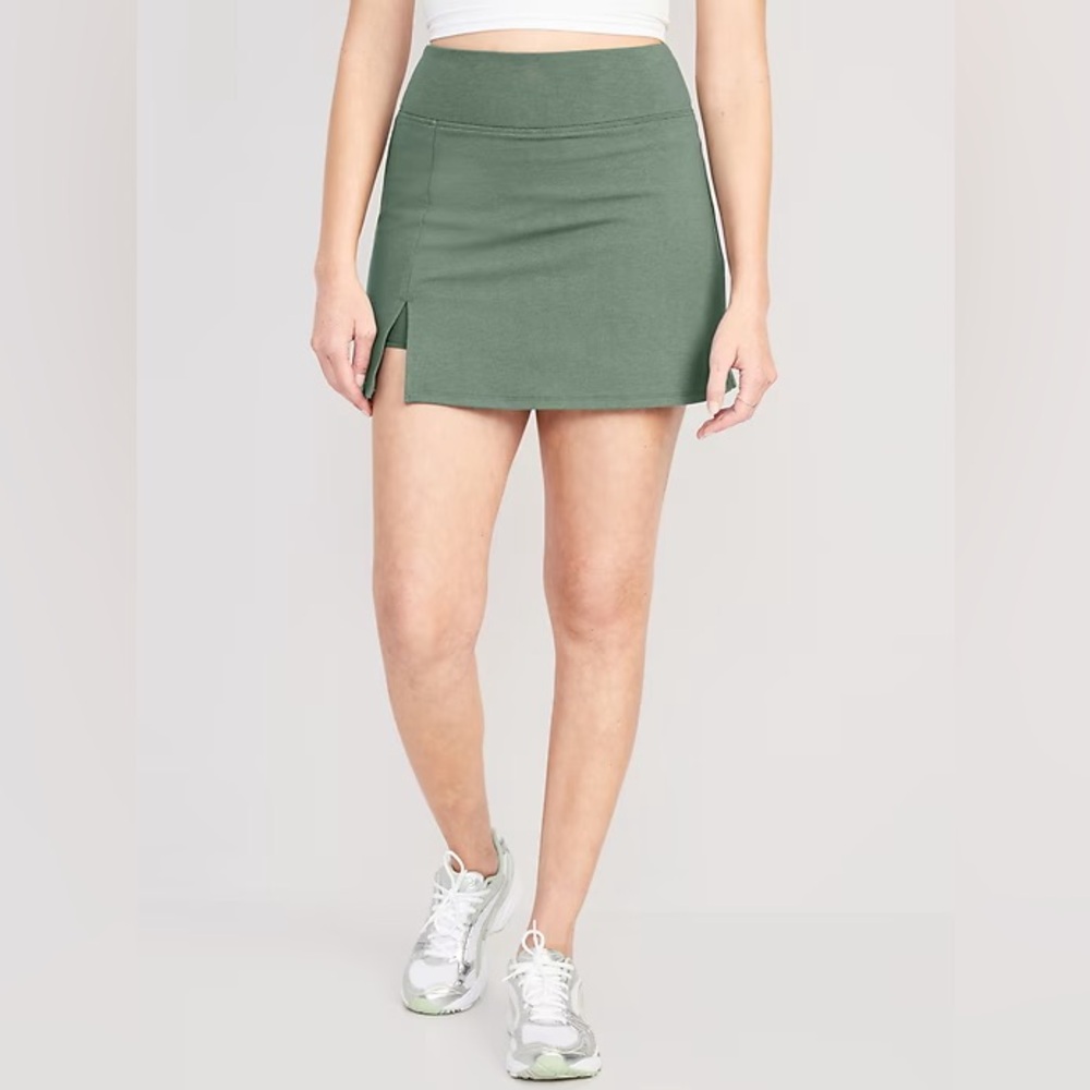 Extra High-Waisted Powerchill Skort
